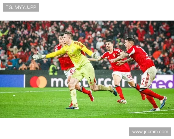 卢卡读秒双响助阿联逆转